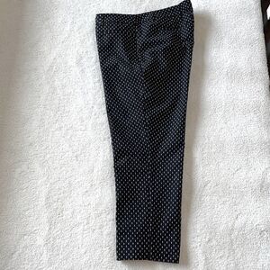 Hilary Radley women’s black & white capri pants Size 12